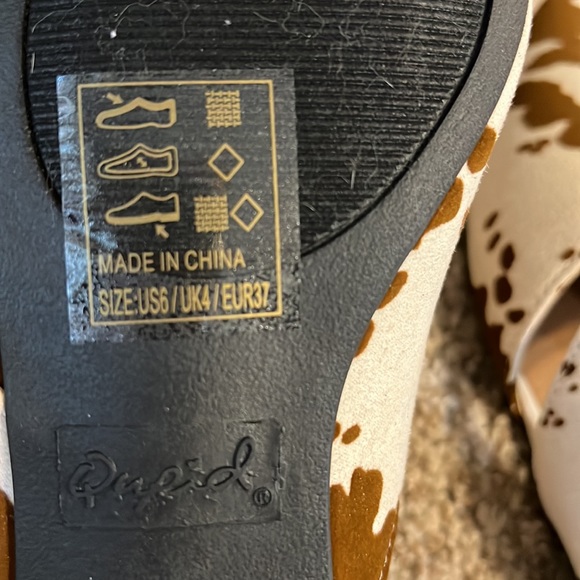 Cow print Flat Mules - Picture 5 of 7